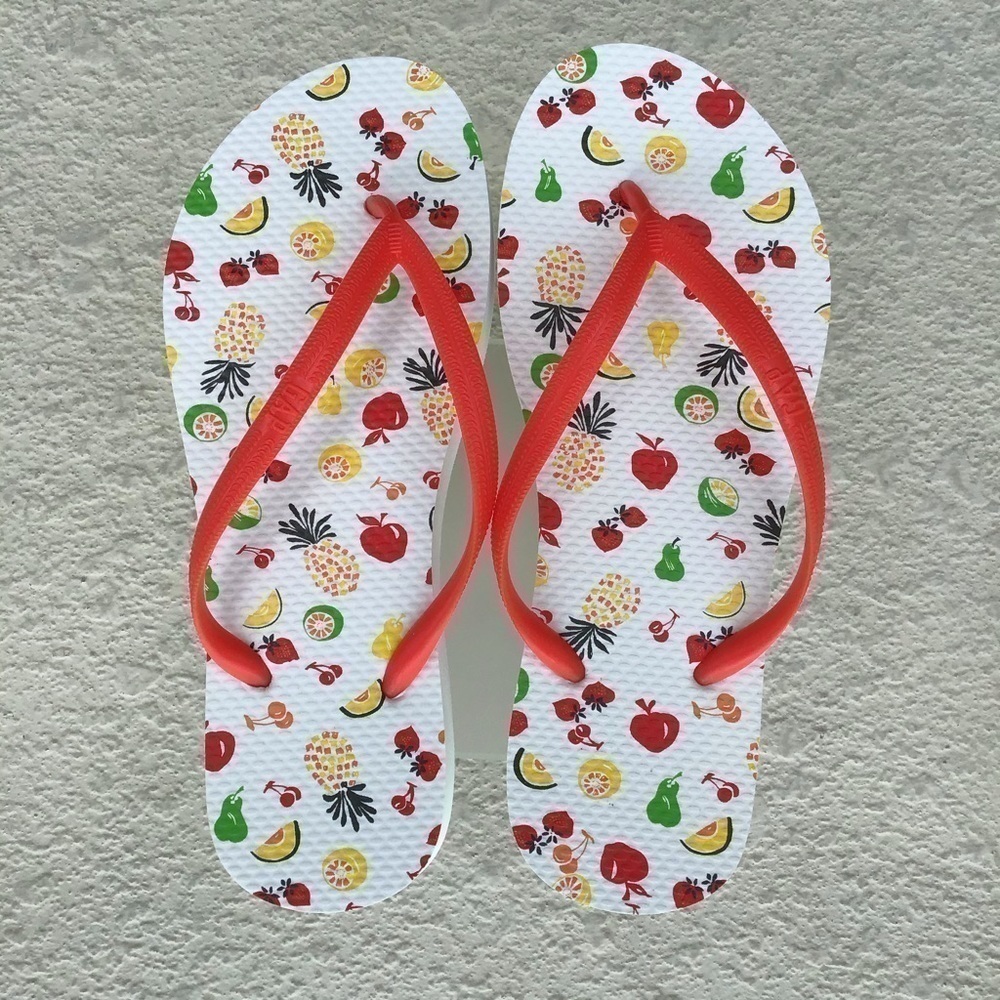 NEW! GAP White & Red Fruit Bowl Flip Flops Beach Sandals Unisex Cruise Swim Pool - Picture 5 of 16